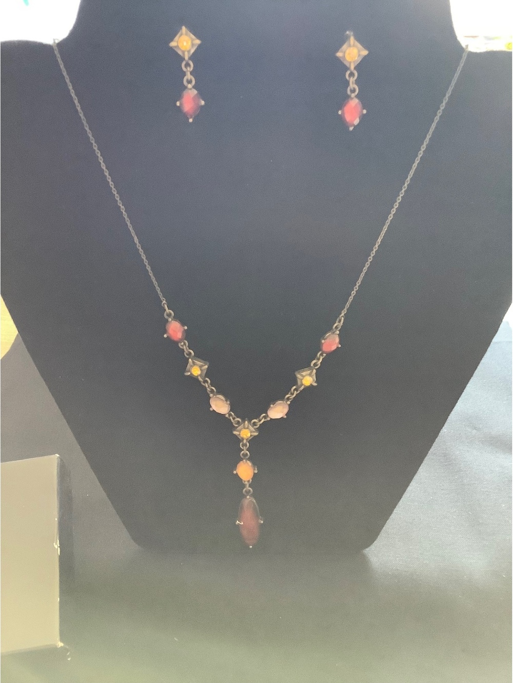 Avon Lovely London Necklace & Earrings Gift Set Red Amber Pink Stones Box